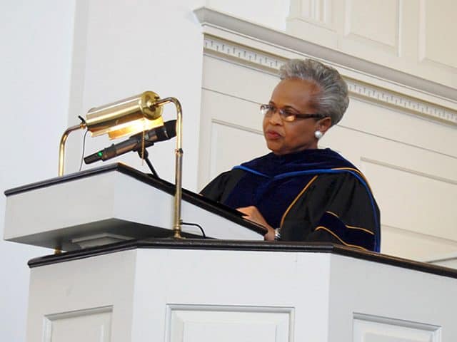 Senator Robinson delivers inspiring Honors Convocation speech, inspiring students and faculty.